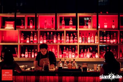 Ladies Night Launch Party ที่ เรดสแควร์ รูฟท็อป บาร์ — photo 115