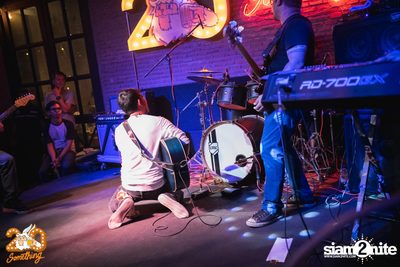 Friday x Yokee Playboy at 20Something Bar — photo 73
