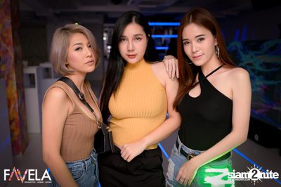 Friday Night at Favela Thonglor — photo 2