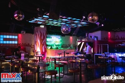 Hot Pants Meets Stilettos Party at MIXX Bangkok — photo 16