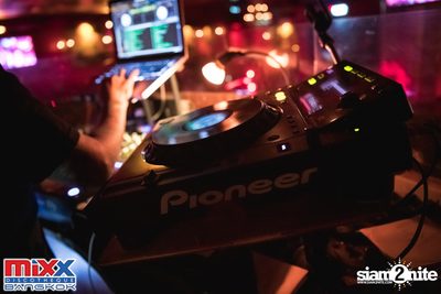 Hot Pants Meets Stilettos Party at MIXX Bangkok — photo 28