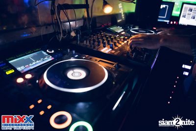 Hot Pants Meets Stilettos Party at MIXX Bangkok — photo 35