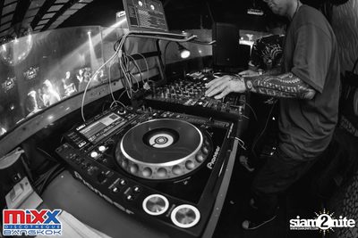 Hot Pants Meets Stilettos Party at MIXX Bangkok — photo 116