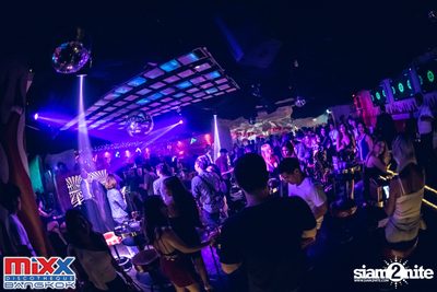 Hot Pants Meets Stilettos Party at MIXX Bangkok — photo 137