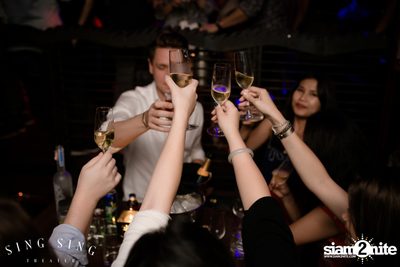 BLING IT กับ Bangkok Invaders ที่ ซิง ซิง เธียเตอร์ — photo 26
