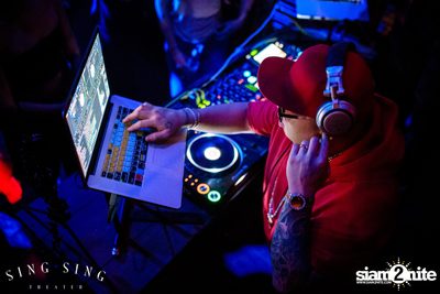 BLING IT กับ Bangkok Invaders ที่ ซิง ซิง เธียเตอร์ — photo 45