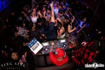 BLING IT กับ Bangkok Invaders ที่ ซิง ซิง เธียเตอร์ — photo 61