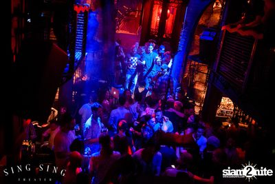 BLING IT กับ Bangkok Invaders ที่ ซิง ซิง เธียเตอร์ — photo 100