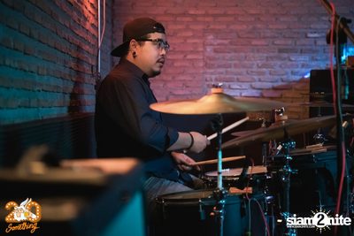 Whatcharawale x Ake Surachet at 20Something Bar — photo 27