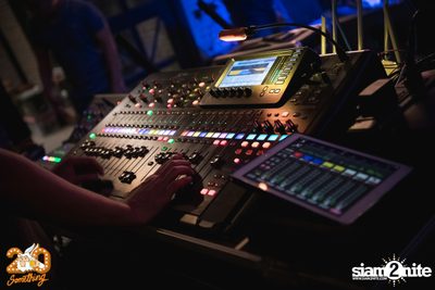 Whatcharawale x Ake Surachet at 20Something Bar — photo 60