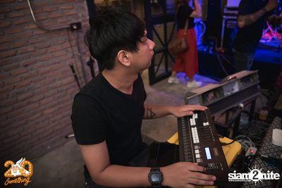 Whatcharawale x Ake Surachet at 20Something Bar — photo 63