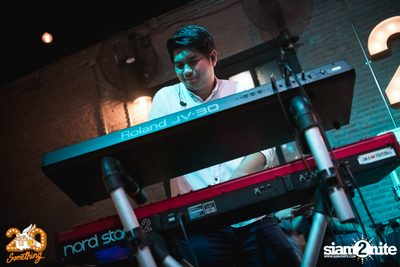 Whatcharawale x Ake Surachet at 20Something Bar — photo 71