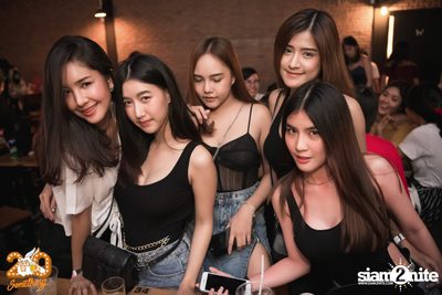 Whatcharawale x Ake Surachet at 20Something Bar — photo 105