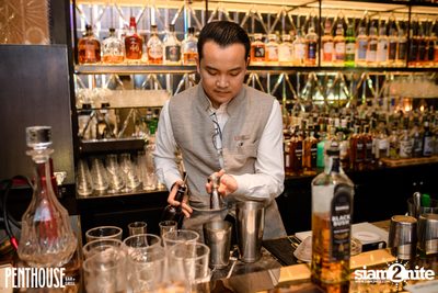 A Gentlemen's Night with Valentin Julian at Penthouse Bar and Grill — photo 15