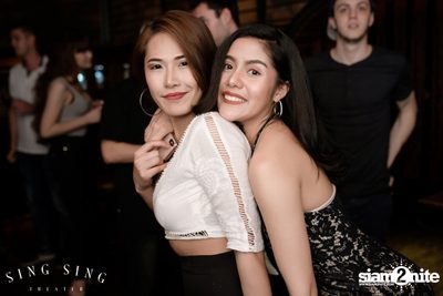 BLING IT กับ Bangkok Invaders ที่ ซิง ซิง เธียเตอร์ — photo 22