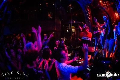BLING IT กับ Bangkok Invaders ที่ ซิง ซิง เธียเตอร์ — photo 79