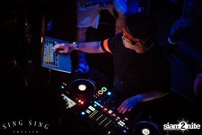 BLING IT กับ Bangkok Invaders ที่ ซิง ซิง เธียเตอร์ — photo 100