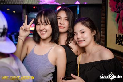 YUPP!! Network กับ HIGHHOT × LAZYLOXY × OG-ANIC ที่ บาร์ เน็กซ์ ดอร์ — photo 19