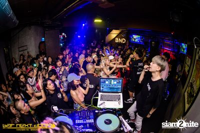 YUPP!! Network กับ HIGHHOT × LAZYLOXY × OG-ANIC ที่ บาร์ เน็กซ์ ดอร์ — photo 66