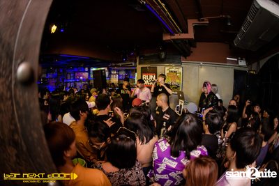 YUPP!! Network กับ HIGHHOT × LAZYLOXY × OG-ANIC ที่ บาร์ เน็กซ์ ดอร์ — photo 97
