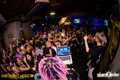 YUPP!! Network กับ HIGHHOT × LAZYLOXY × OG-ANIC ที่ บาร์ เน็กซ์ ดอร์ — photo 99
