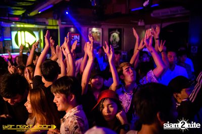 YUPP!! Network กับ HIGHHOT × LAZYLOXY × OG-ANIC ที่ บาร์ เน็กซ์ ดอร์ — photo 111