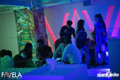 Friday Night at Favela Thonglor — photo 9