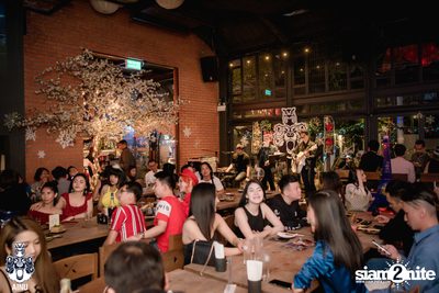 Christmas Eve at Ainu Bar — photo 9