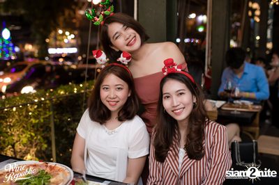 Christmas Night at Wine Republic — photo 2