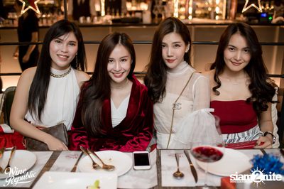 Christmas Night at Wine Republic — photo 3