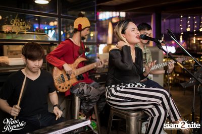 Christmas Night at Wine Republic — photo 7