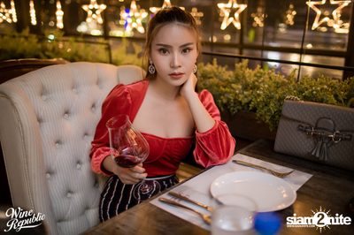 Christmas Night at Wine Republic — photo 10