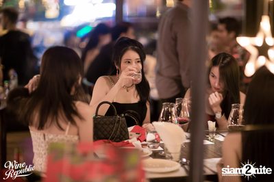 Christmas Night at Wine Republic — photo 35