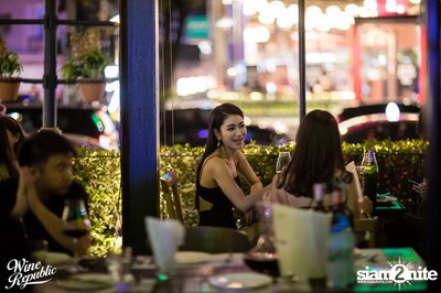 Christmas Night at Wine Republic — photo 48