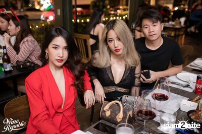 Christmas Night at Wine Republic — photo 52