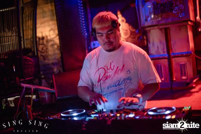 BLING IT กับ Bangkok Invaders ที่ ซิง ซิง เธียเตอร์ — photo 7