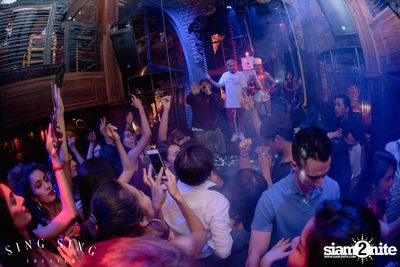 BLING IT กับ Bangkok Invaders ที่ ซิง ซิง เธียเตอร์ — photo 35