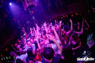 BLING IT กับ Bangkok Invaders ที่ ซิง ซิง เธียเตอร์ — photo 40
