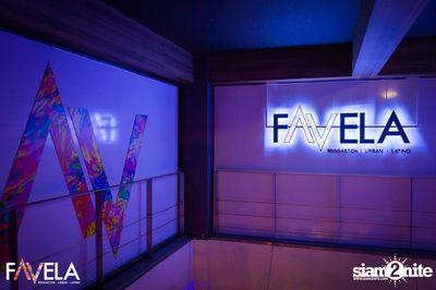 It's a Red Xmas Party at Favela  — photo 1