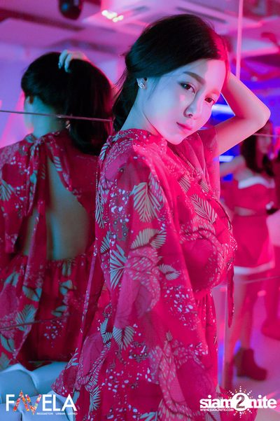 It's a Red Xmas Party at Favela  — photo 7