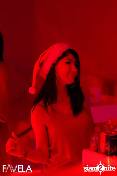 It's a Red Xmas Party at Favela  — photo 35