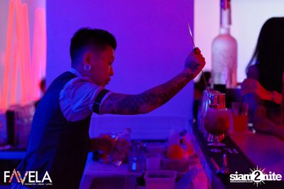It's a Red Xmas Party at Favela  — photo 39