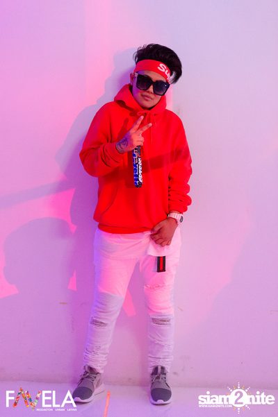It's a Red Xmas Party at Favela  — photo 42