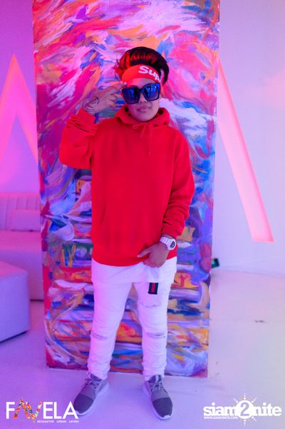 It's a Red Xmas Party at Favela  — photo 45