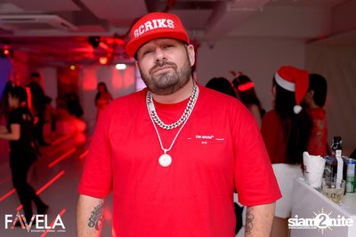 It's a Red Xmas Party at Favela  — photo 46