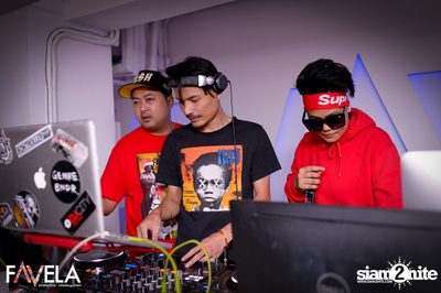 It's a Red Xmas Party at Favela  — photo 48