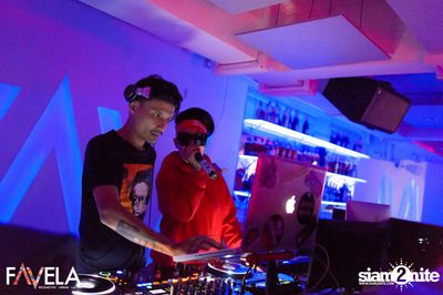 It's a Red Xmas Party at Favela  — photo 49