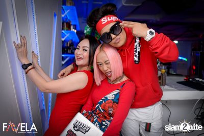 It's a Red Xmas Party at Favela  — photo 55