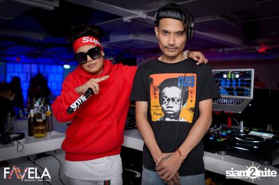 It's a Red Xmas Party at Favela  — photo 56