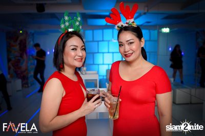 It's a Red Xmas Party at Favela  — photo 57
